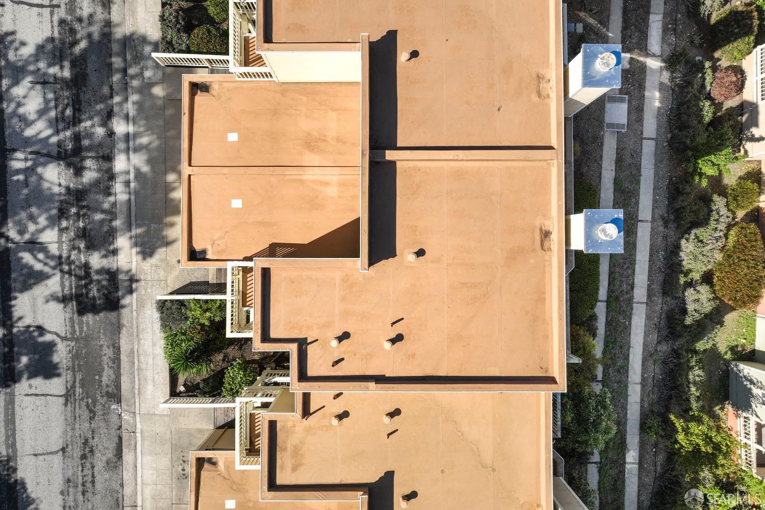 Detail Gallery Image 7 of 9 For 116 Jerrold Ave, San Francisco,  CA 94124 - 3 Beds | 2 Baths