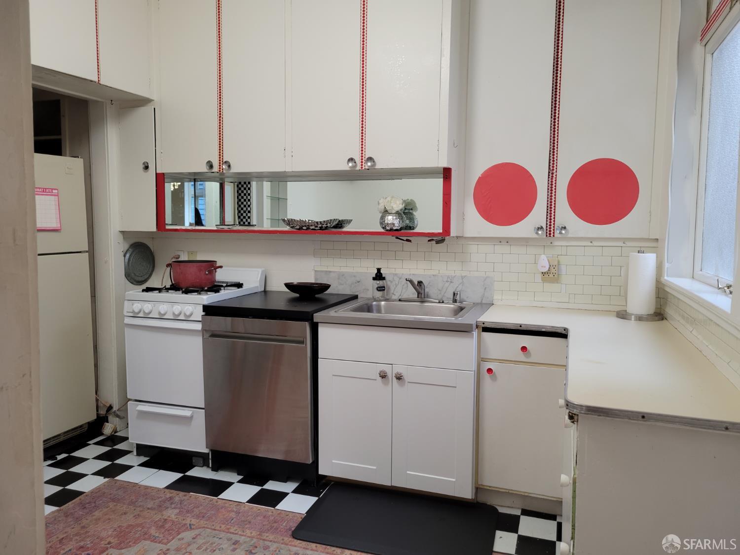 Detail Gallery Image 6 of 24 For 120 21st Ave, San Francisco,  CA 94121 - 2 Beds | 1 Baths