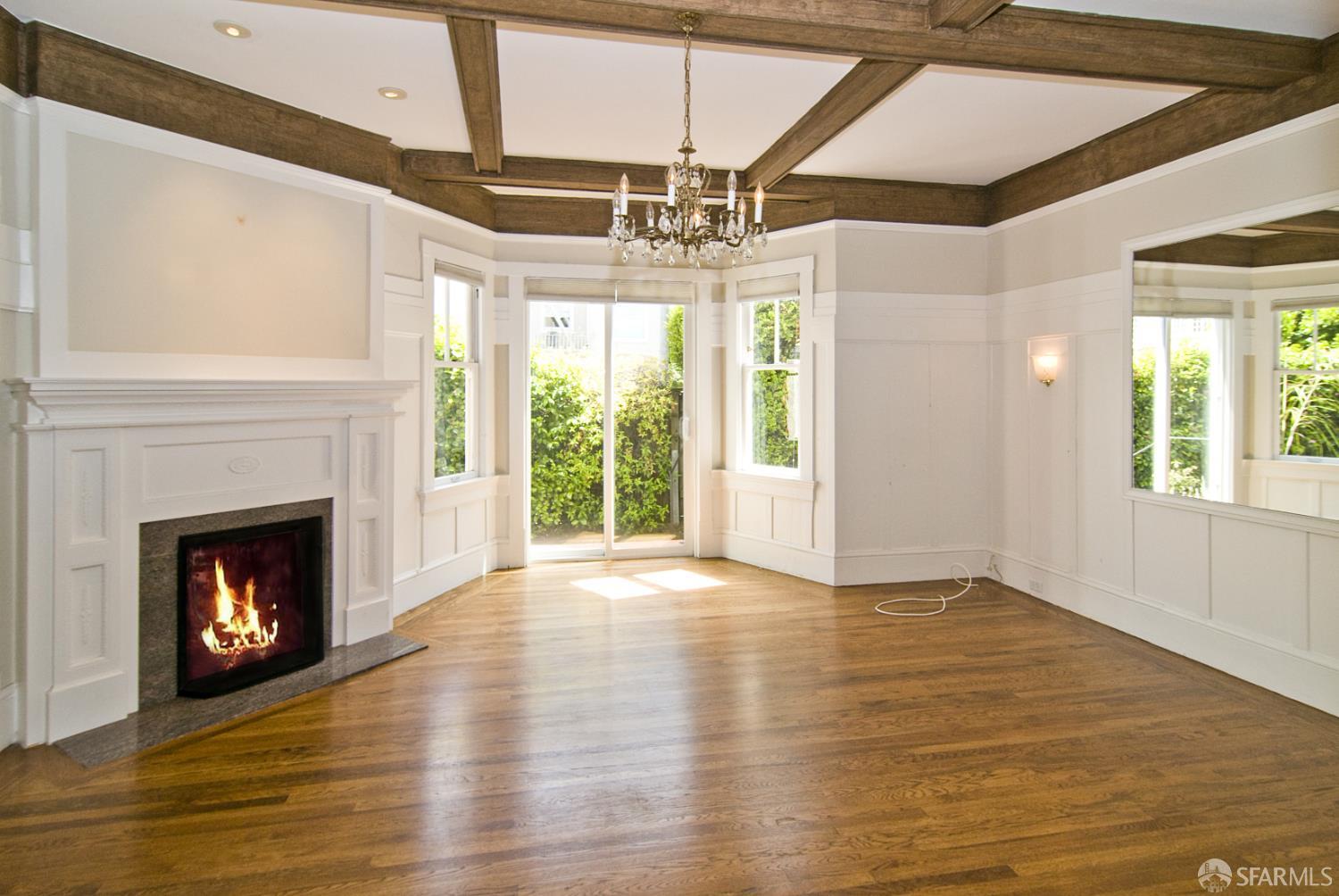 Detail Gallery Image 9 of 11 For 2901 Scott St, San Francisco,  CA 94123 - 2 Beds | 2 Baths