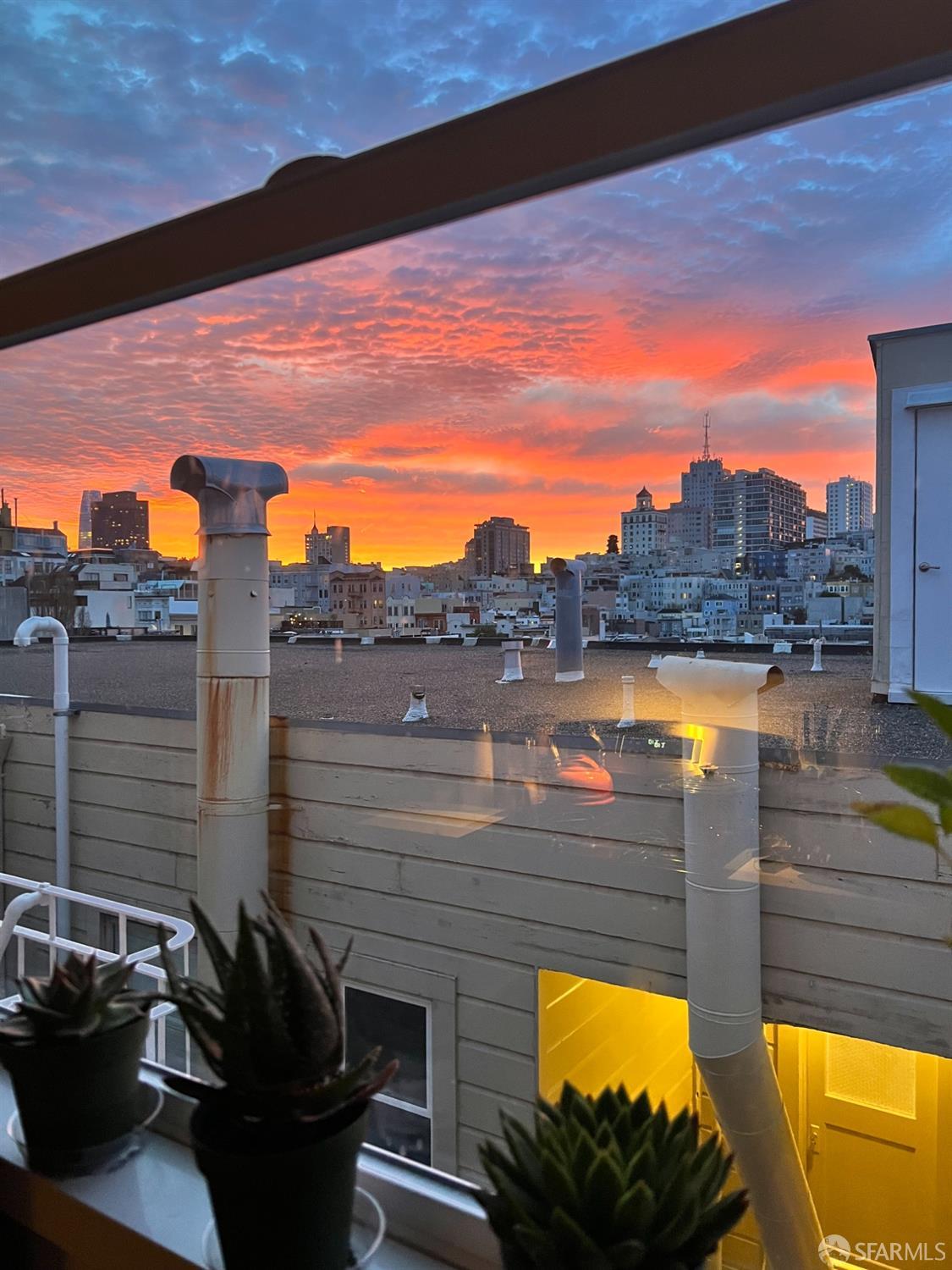 Detail Gallery Image 24 of 26 For 1811 Leavenworth St #7,  San Francisco,  CA 94109 - 2 Beds | 2 Baths