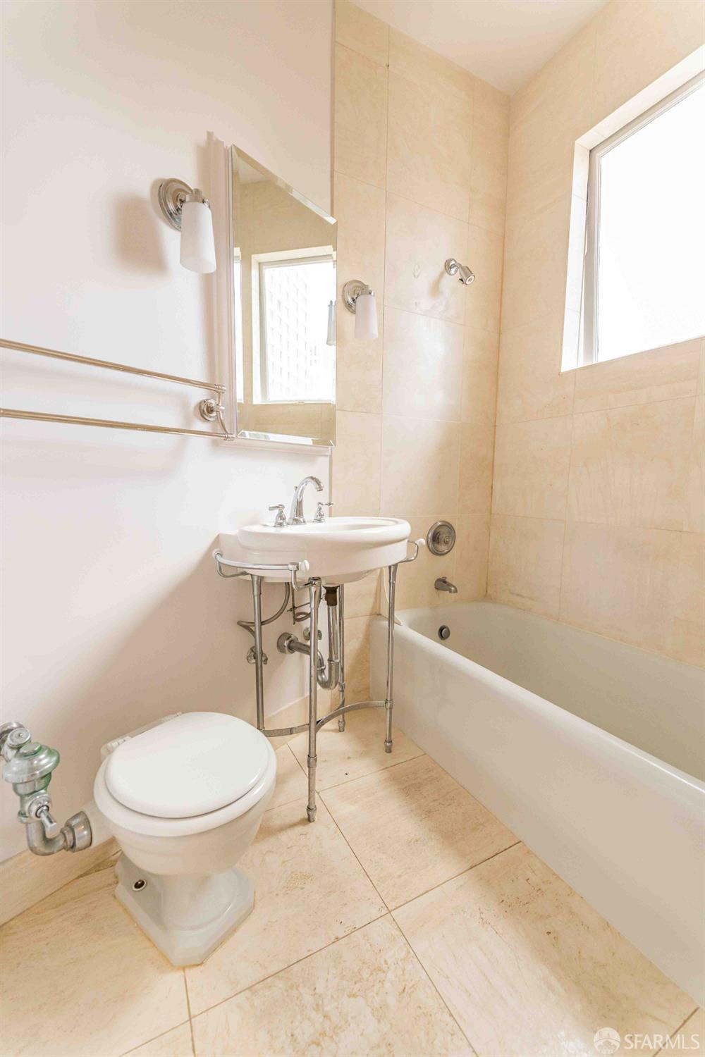 Detail Gallery Image 7 of 7 For 1298 Sacramento St #6,  San Francisco,  CA 94108 - 1 Beds | 1 Baths