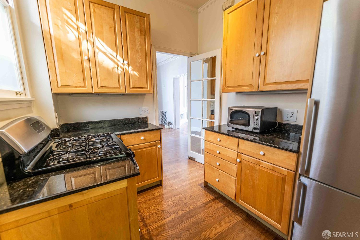 Detail Gallery Image 5 of 7 For 1298 Sacramento St #6,  San Francisco,  CA 94108 - 1 Beds | 1 Baths