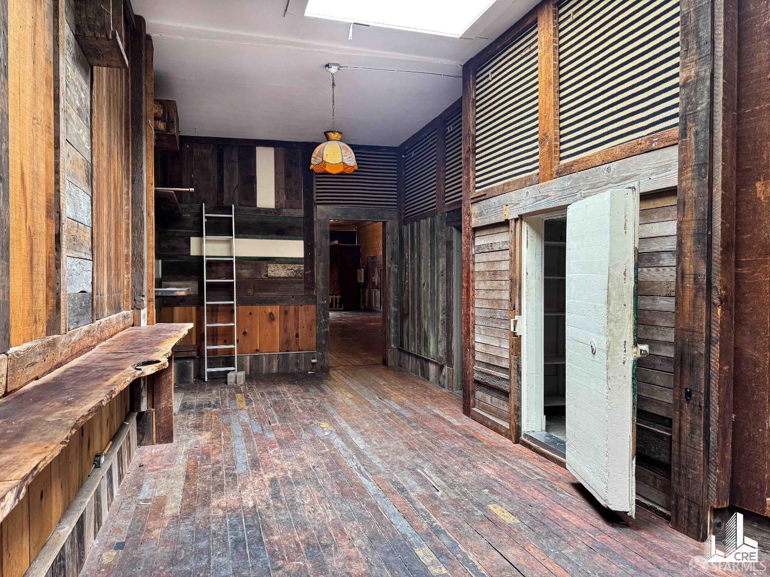 Detail Gallery Image 5 of 9 For 2391 Mission St, San Francisco,  CA 94110 - – Beds | – Baths