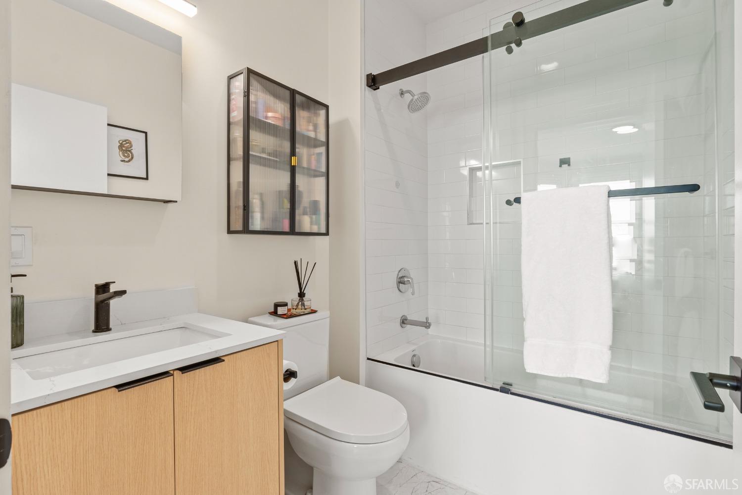 Detail Gallery Image 14 of 26 For 1811 Leavenworth St #7,  San Francisco,  CA 94109 - 2 Beds | 2 Baths