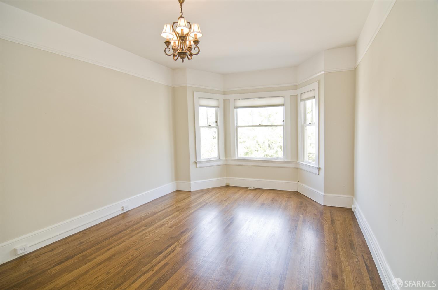 Detail Gallery Image 7 of 11 For 2901 Scott St, San Francisco,  CA 94123 - 2 Beds | 2 Baths