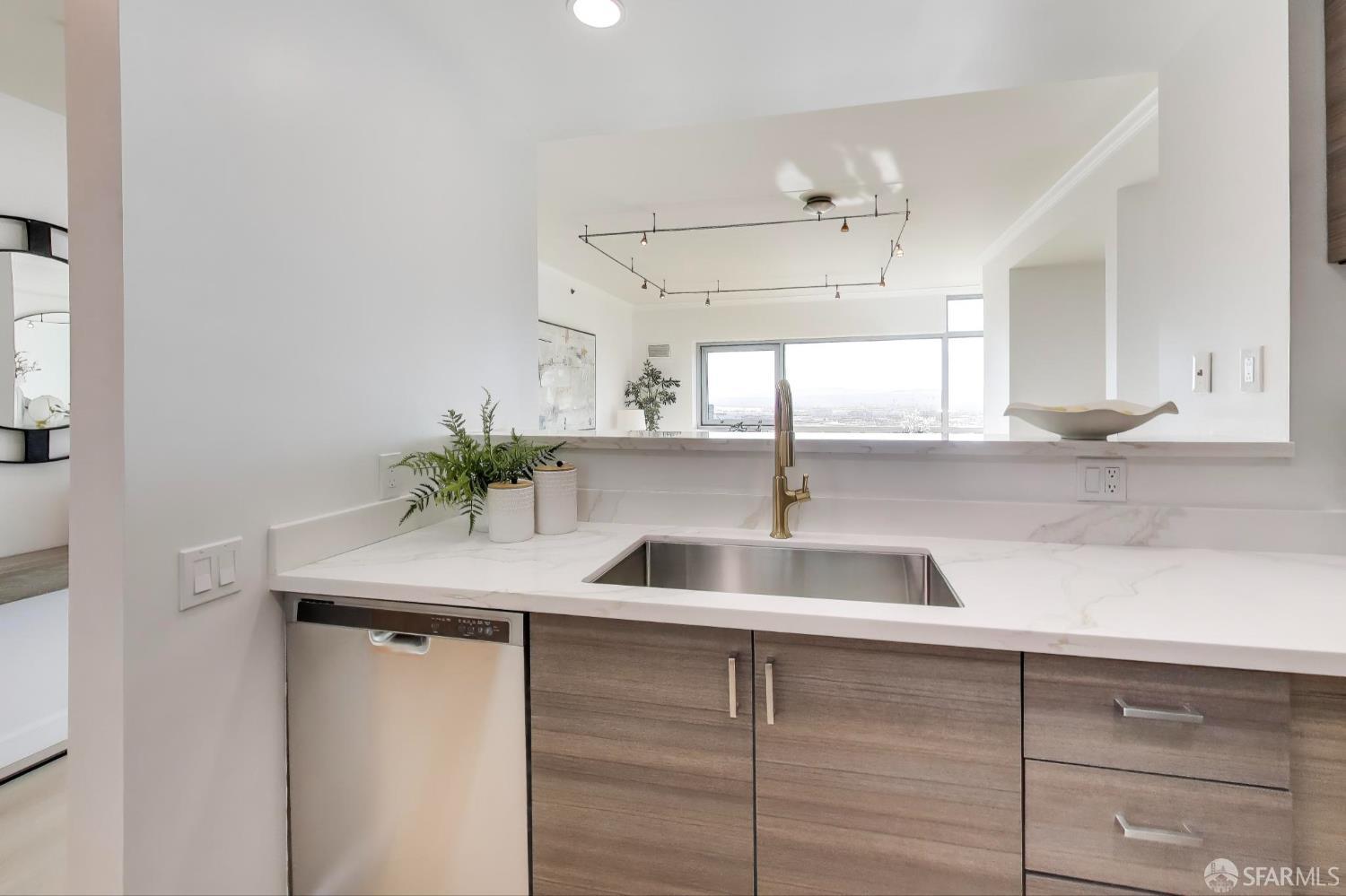 Detail Gallery Image 7 of 33 For 1 Mandalay Pl #1201,  South San Francisco,  CA 94080 - 2 Beds | 2 Baths