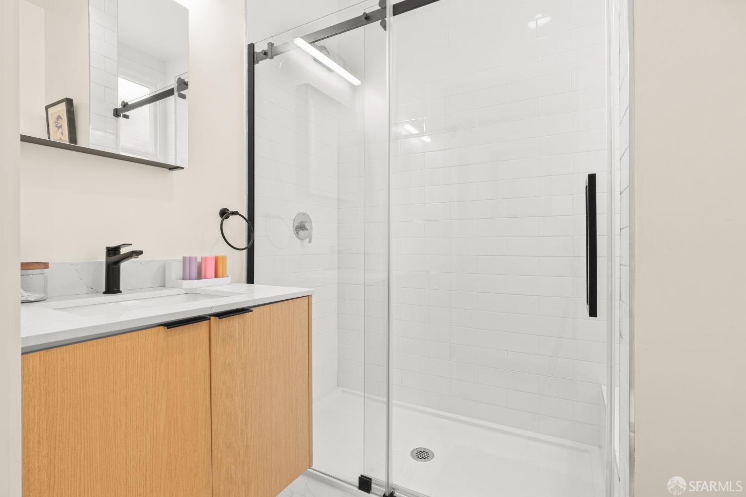 Detail Gallery Image 16 of 26 For 1811 Leavenworth St #7,  San Francisco,  CA 94109 - 2 Beds | 2 Baths