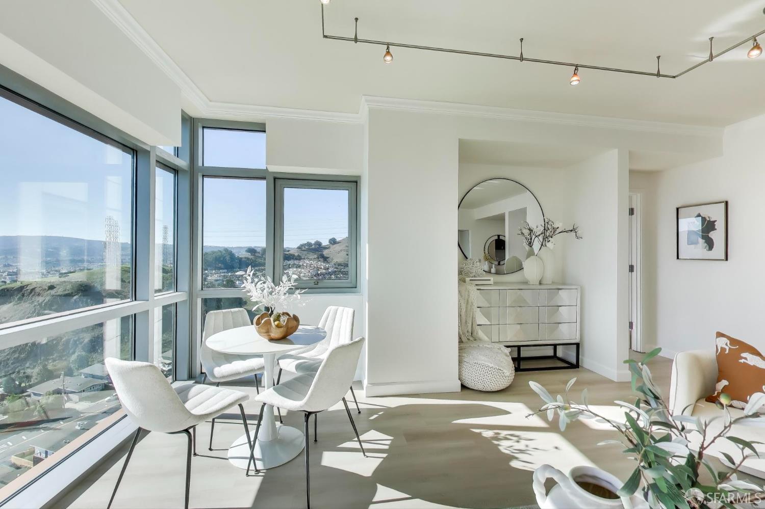 Detail Gallery Image 3 of 33 For 1 Mandalay Pl #1201,  South San Francisco,  CA 94080 - 2 Beds | 2 Baths