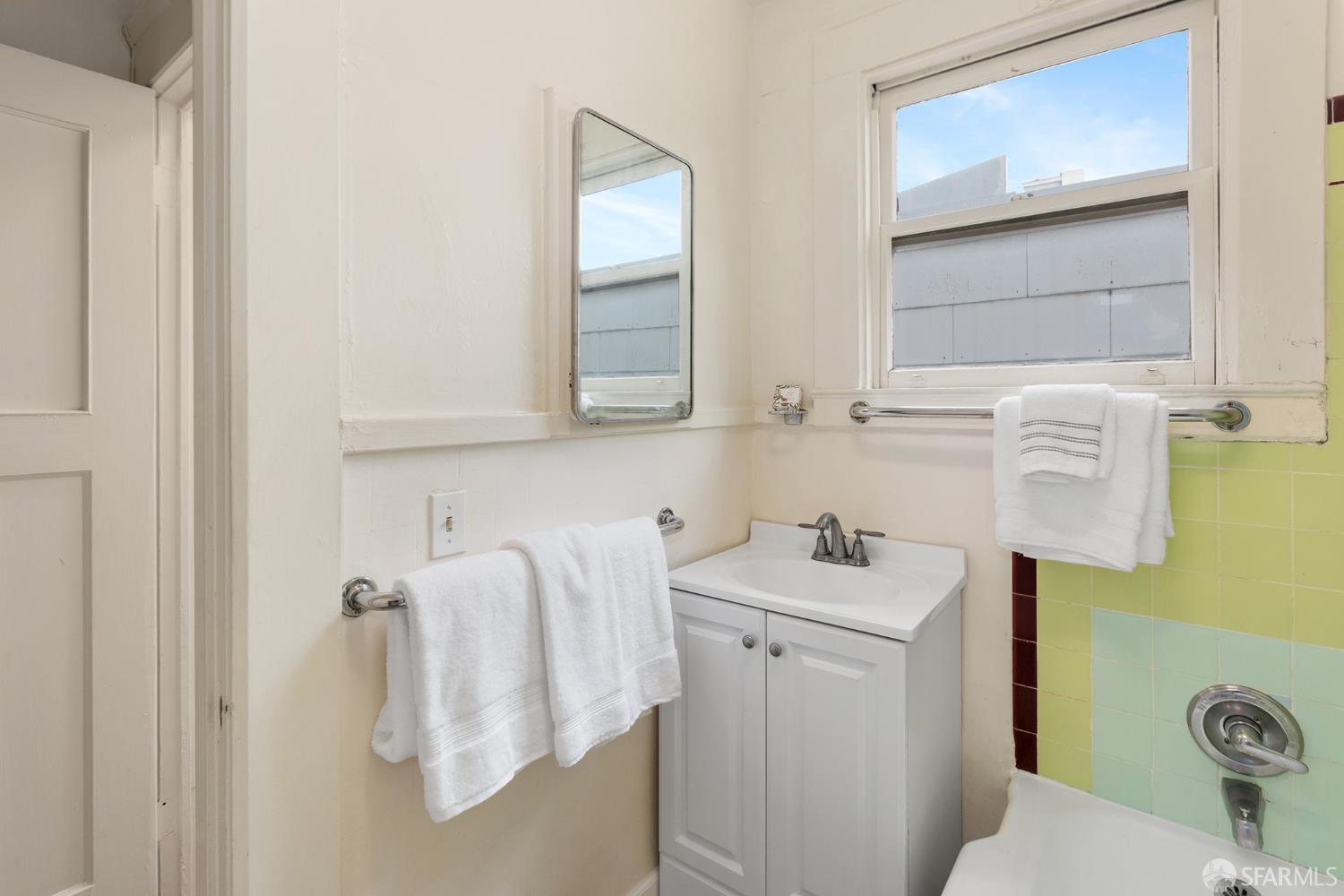 Detail Gallery Image 3 of 10 For 20 Joice St, San Francisco,  CA 94108 - – Beds | – Baths