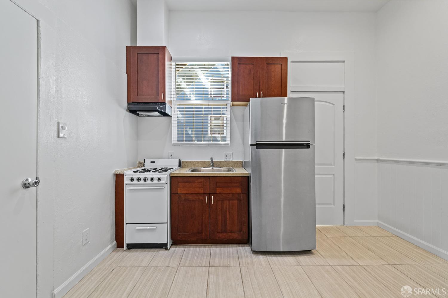 Detail Gallery Image 6 of 12 For 26 Church St, San Francisco,  CA 94114 - – Beds | – Baths