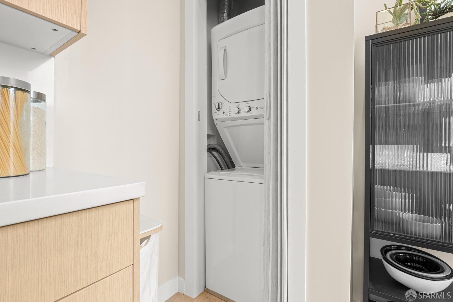 Detail Gallery Image 17 of 26 For 1811 Leavenworth St #7,  San Francisco,  CA 94109 - 2 Beds | 2 Baths