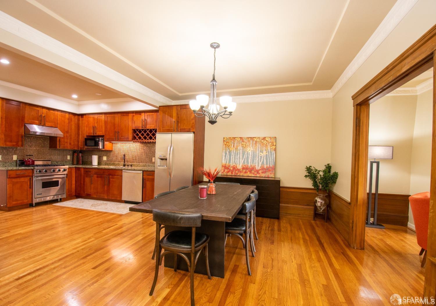 Detail Gallery Image 4 of 18 For 1445 Lombard St, San Francisco,  CA 94123 - 2 Beds | 2 Baths