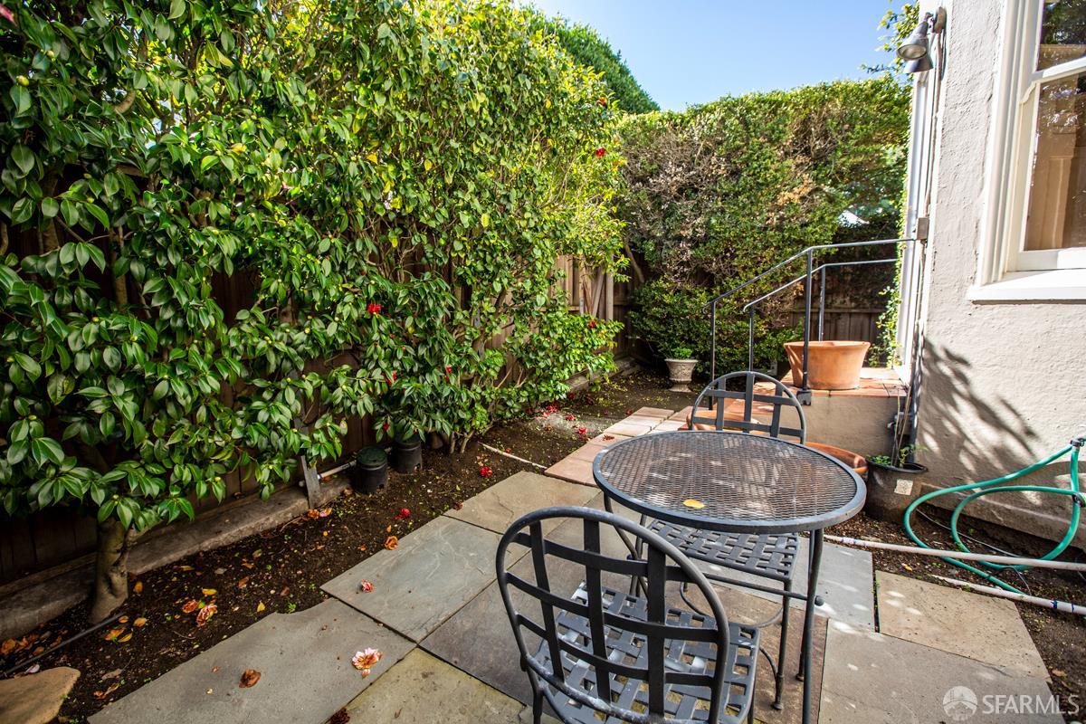 Detail Gallery Image 4 of 11 For 2901 Scott St, San Francisco,  CA 94123 - 2 Beds | 2 Baths