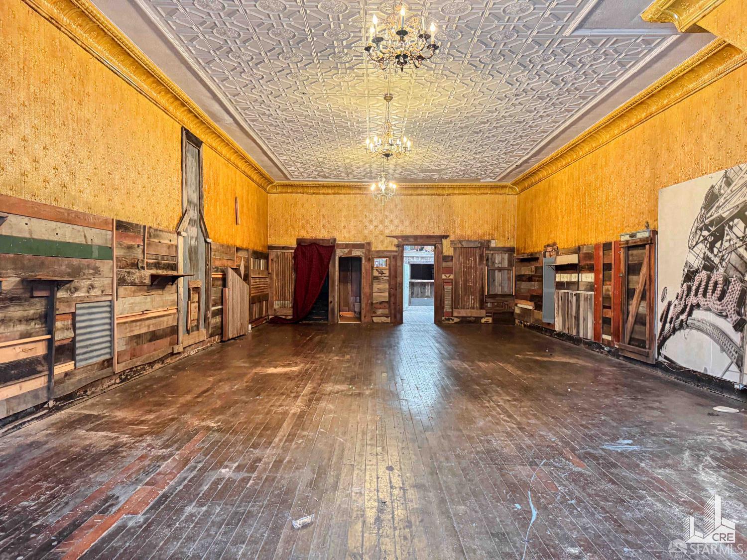 Detail Gallery Image 3 of 9 For 2391 Mission St, San Francisco,  CA 94110 - – Beds | – Baths