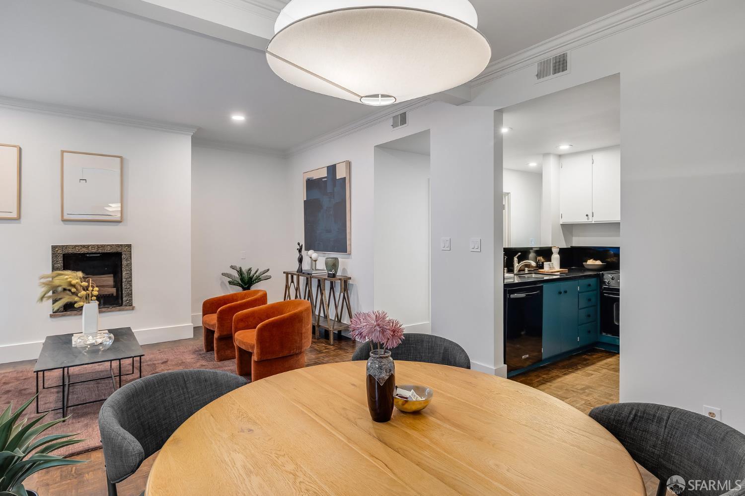 Detail Gallery Image 5 of 28 For 2757 Greenwich St, San Francisco,  CA 94123 - 2 Beds | 1 Baths