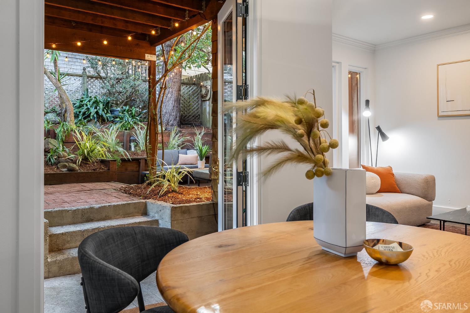 Detail Gallery Image 18 of 28 For 2757 Greenwich St, San Francisco,  CA 94123 - 2 Beds | 1 Baths