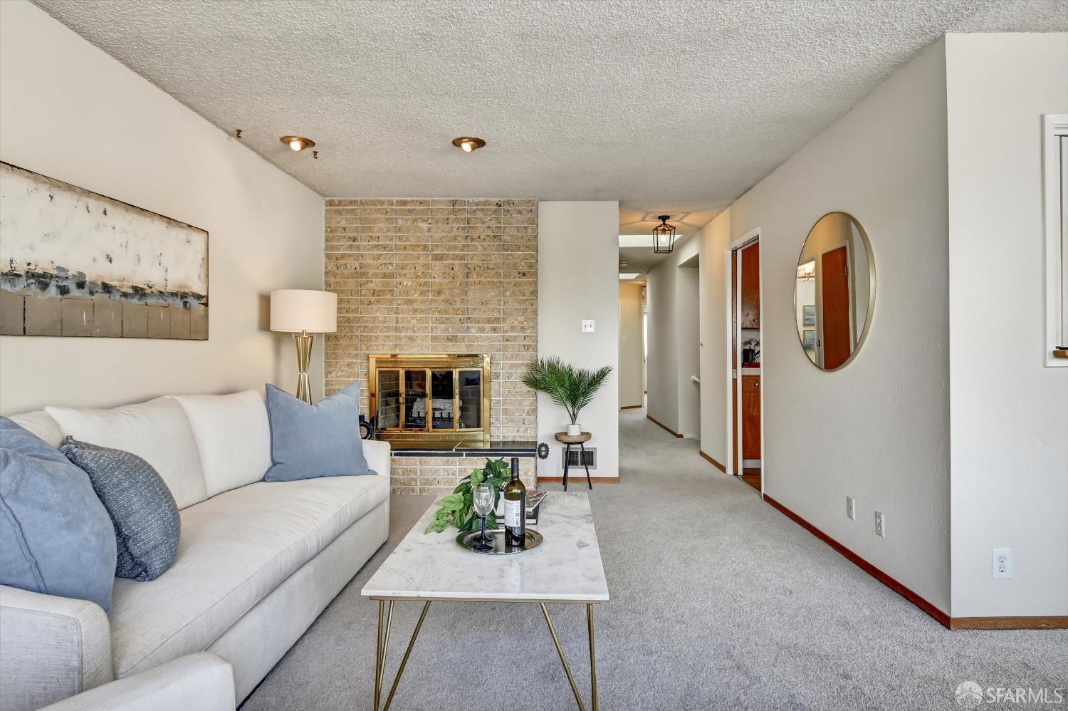 Detail Gallery Image 5 of 42 For 206 Somerset St, San Francisco,  CA 94134 - 3 Beds | 3 Baths