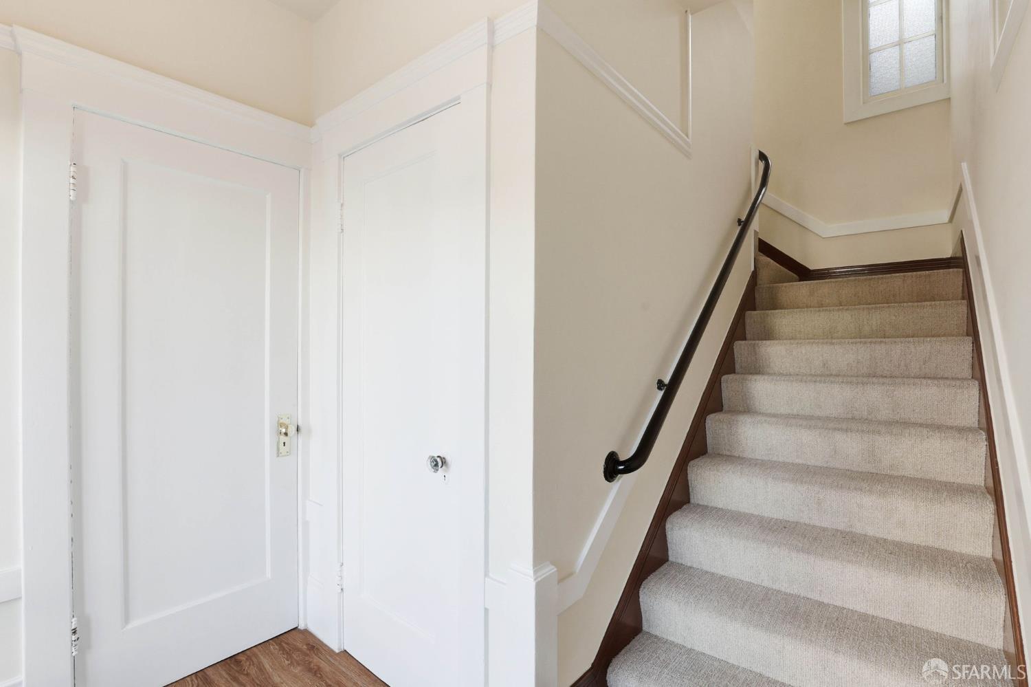 Detail Gallery Image 5 of 30 For 112 Russia Ave, San Francisco,  CA 94112 - 2 Beds | 1 Baths