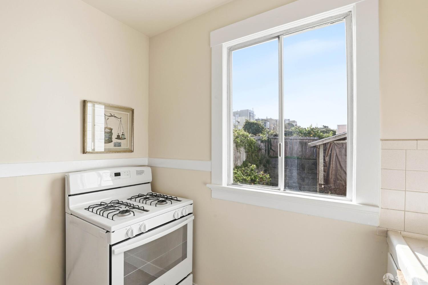 Detail Gallery Image 14 of 30 For 112 Russia Ave, San Francisco,  CA 94112 - 2 Beds | 1 Baths