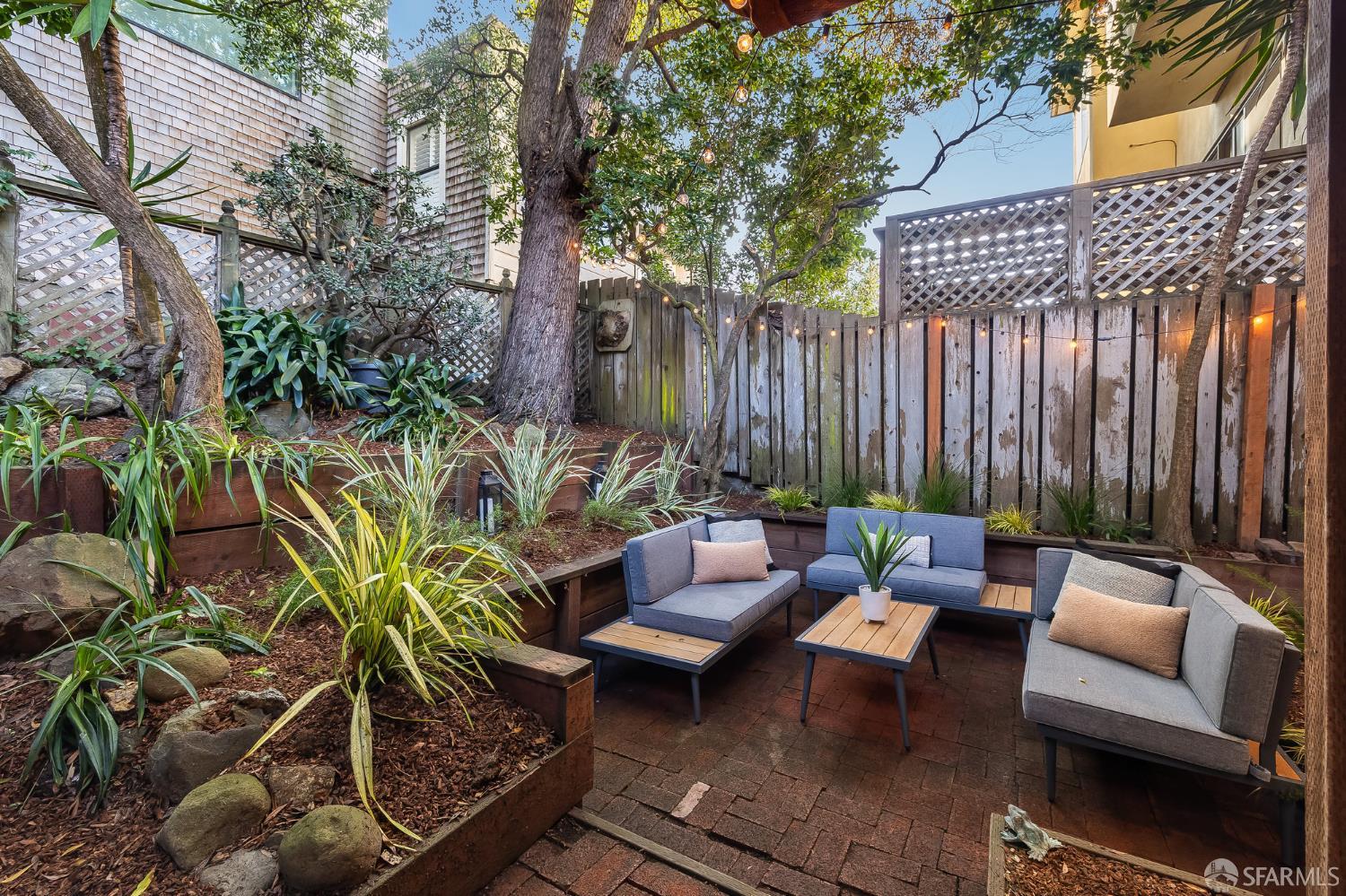 Detail Gallery Image 21 of 28 For 2757 Greenwich St, San Francisco,  CA 94123 - 2 Beds | 1 Baths