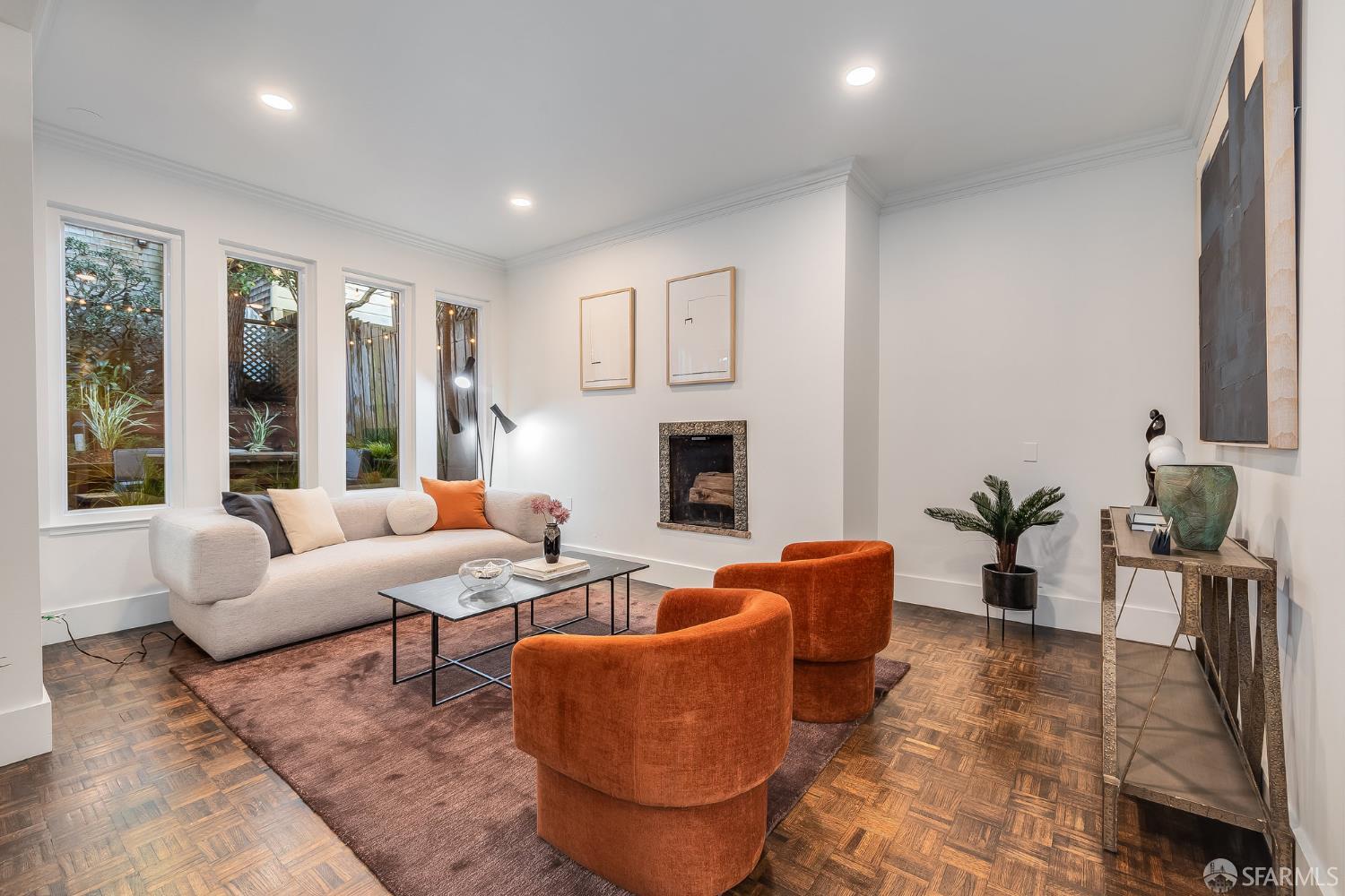 Detail Gallery Image 2 of 28 For 2757 Greenwich St, San Francisco,  CA 94123 - 2 Beds | 1 Baths