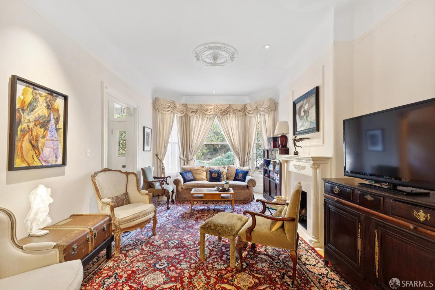 Detail Gallery Image 3 of 25 For 571 Buena Vista Ave, San Francisco,  CA 94117 - 2 Beds | 1/1 Baths