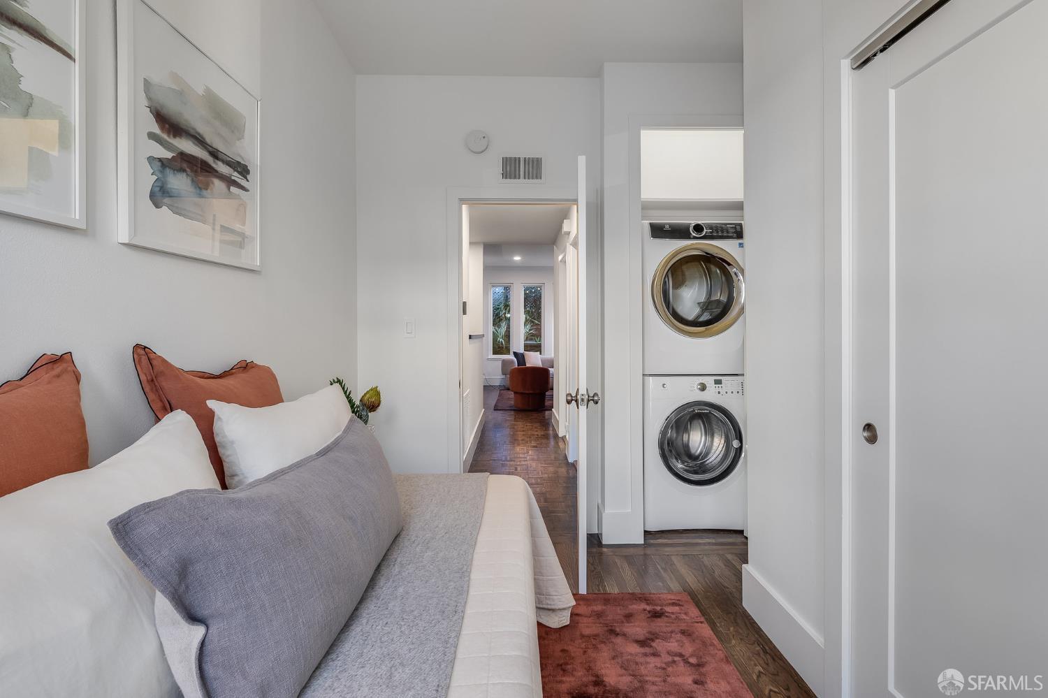 Detail Gallery Image 14 of 28 For 2757 Greenwich St, San Francisco,  CA 94123 - 2 Beds | 1 Baths