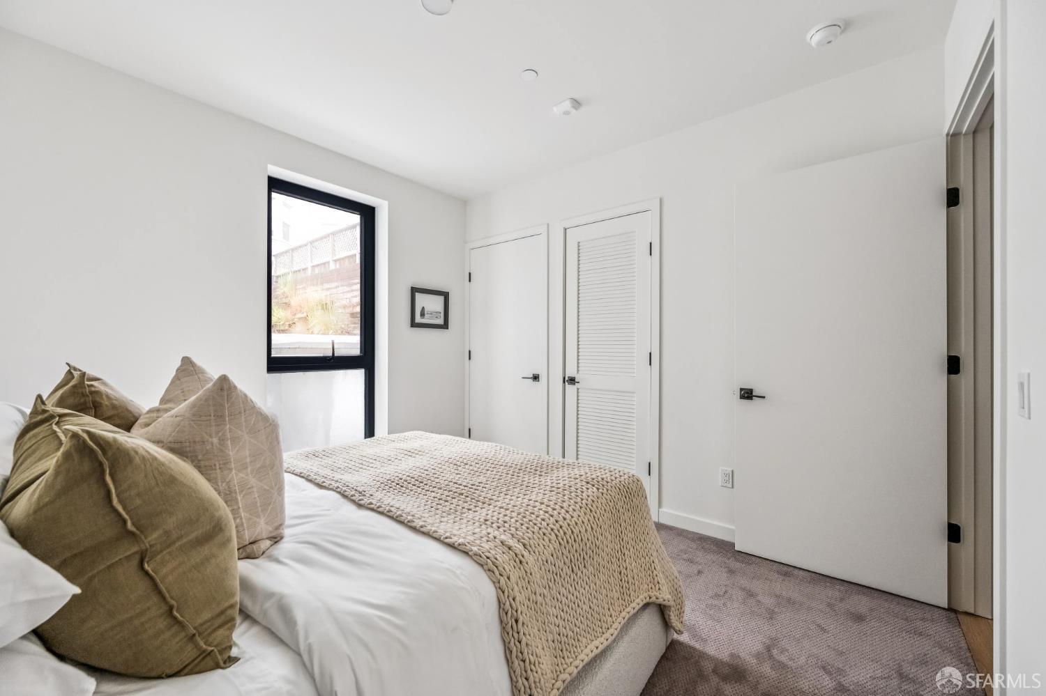 Photo #11: 425084666 Listing: Photo #11