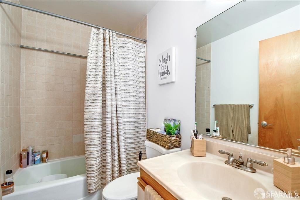 Detail Gallery Image 3 of 3 For 2488 39th Ave, San Francisco,  CA 94116 - 2 Beds | 1 Baths