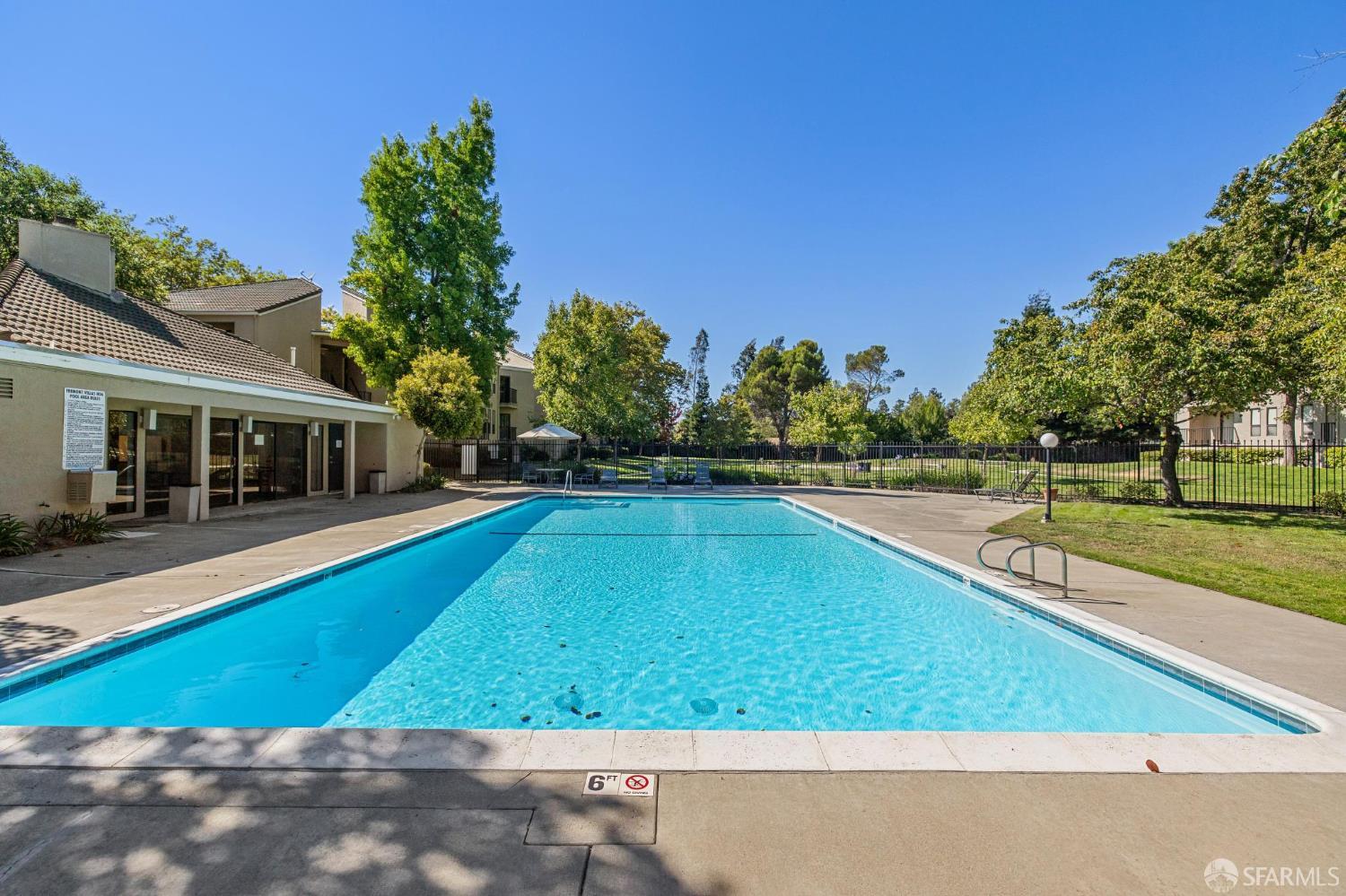 Detail Gallery Image 7 of 40 For 1910 Barrymore Cmn #C,  Fremont,  CA 94538 - 2 Beds | 1 Baths