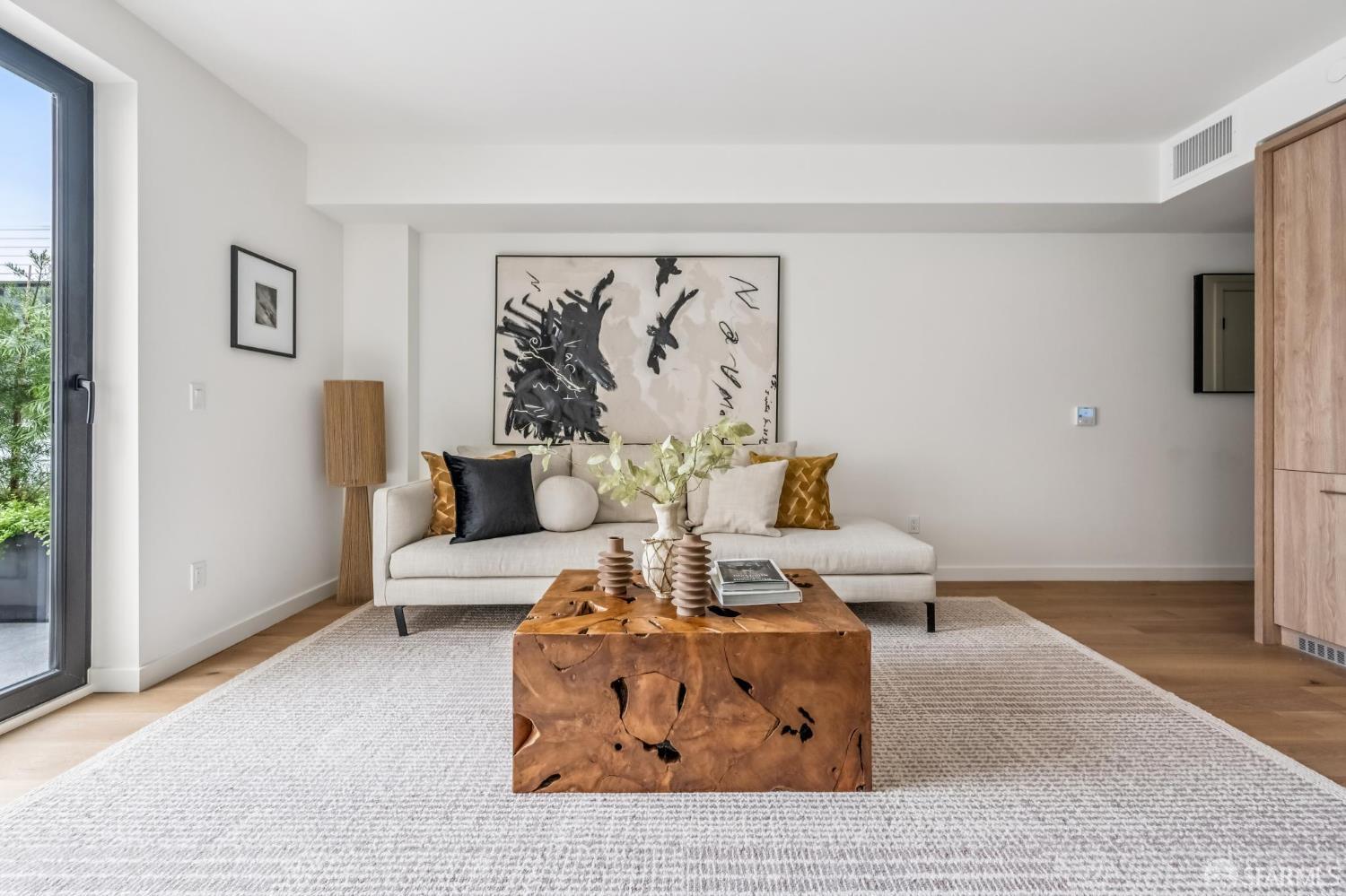 Photo #5: 425084666 Listing: Photo #5