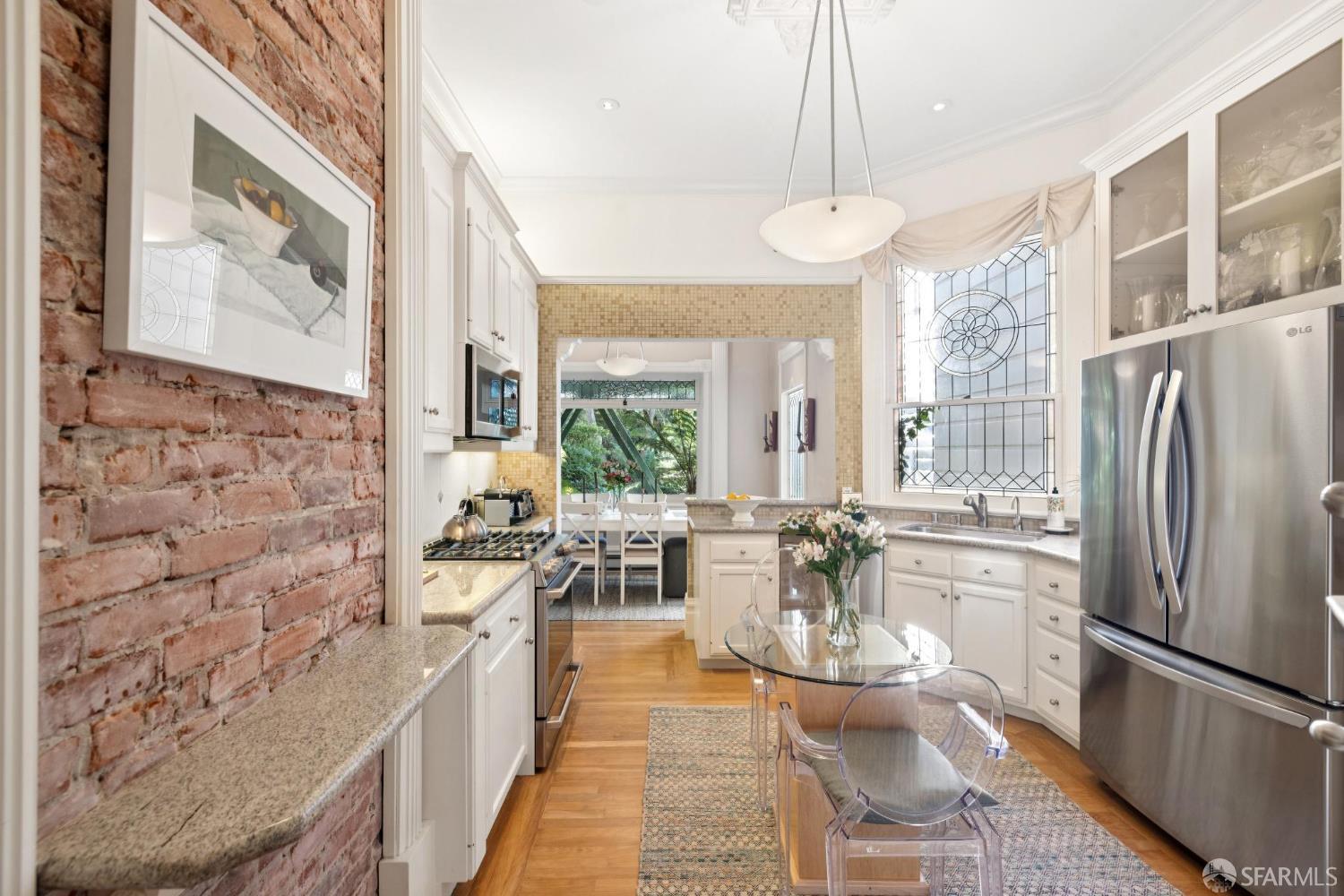 Detail Gallery Image 12 of 25 For 571 Buena Vista Ave, San Francisco,  CA 94117 - 2 Beds | 1/1 Baths