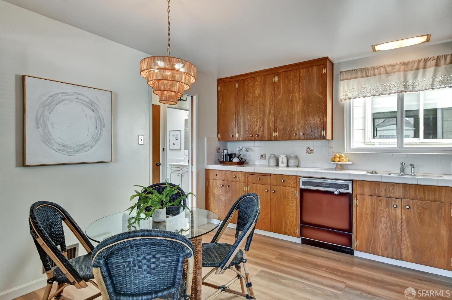 Detail Gallery Image 14 of 42 For 206 Somerset St, San Francisco,  CA 94134 - 3 Beds | 3 Baths