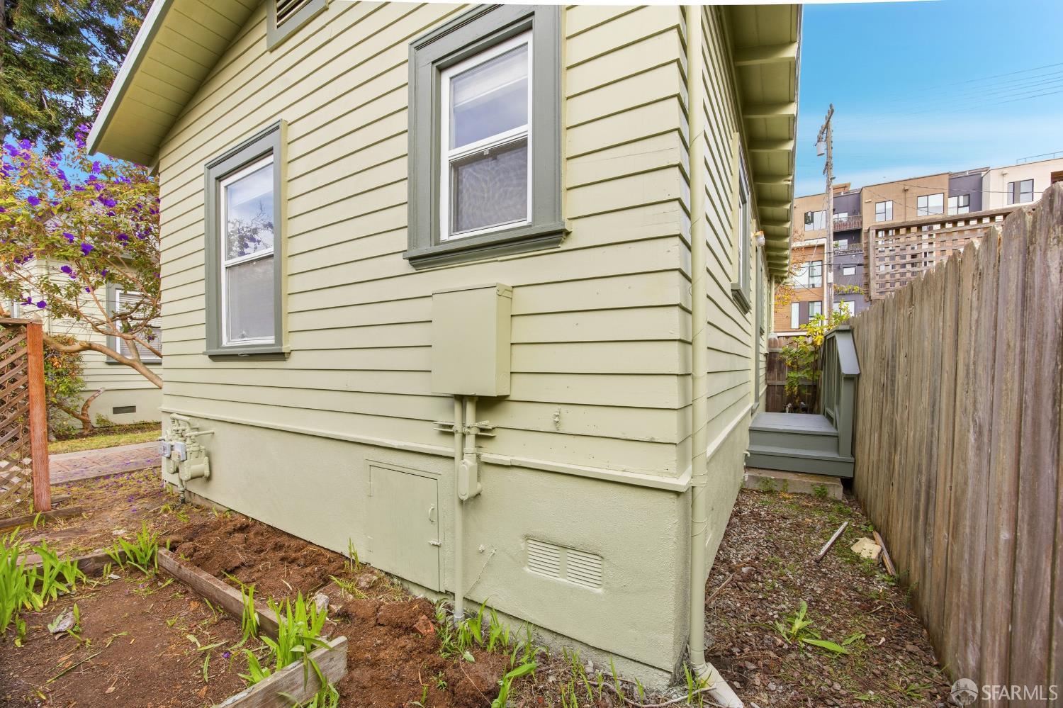 Detail Gallery Image 14 of 20 For 1504 10th St, Berkeley,  CA 94710 - – Beds | – Baths