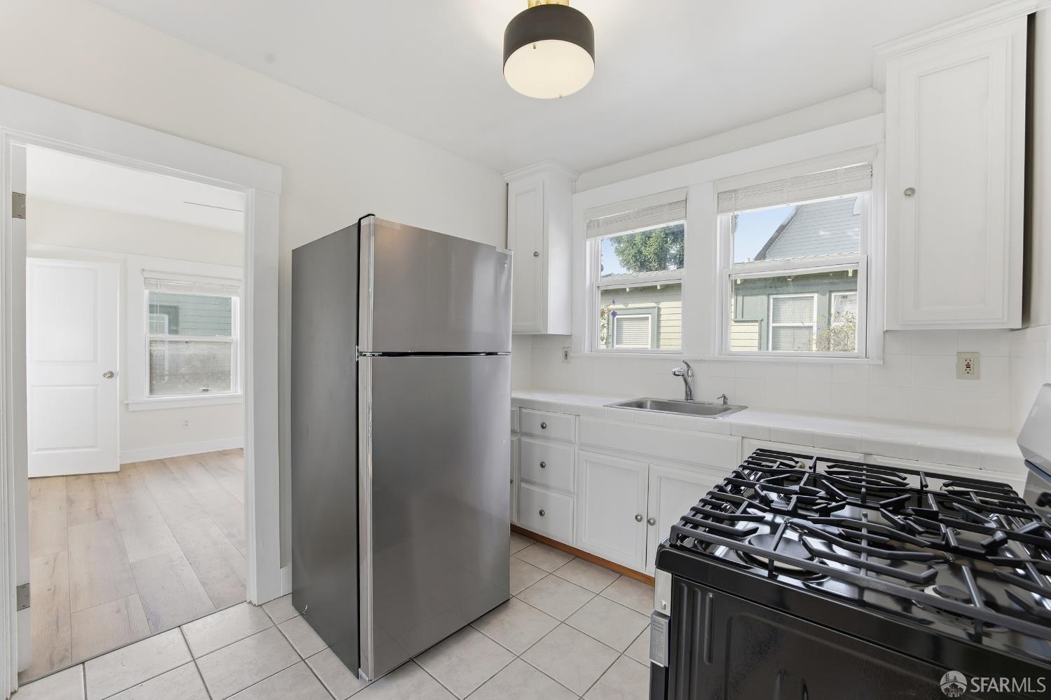 Detail Gallery Image 6 of 20 For 1504 10th St, Berkeley,  CA 94710 - – Beds | – Baths