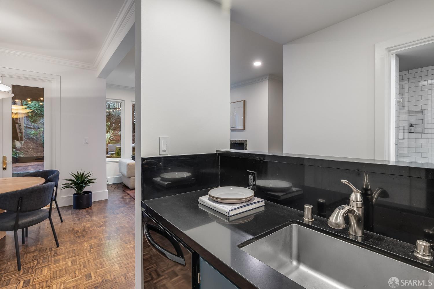 Detail Gallery Image 8 of 28 For 2757 Greenwich St, San Francisco,  CA 94123 - 2 Beds | 1 Baths