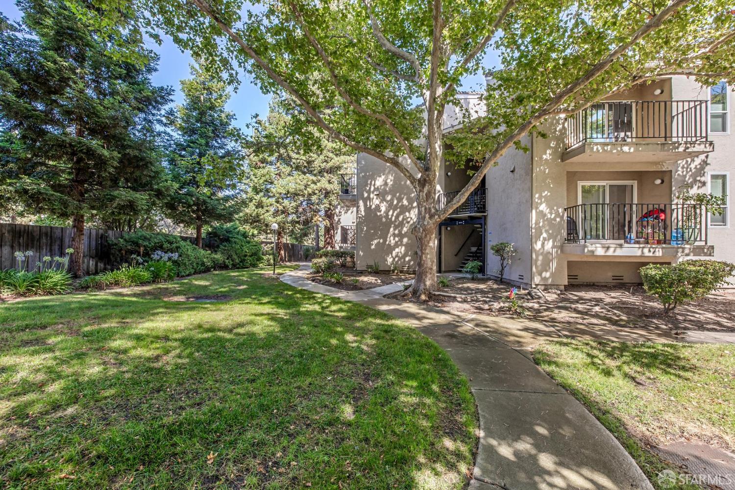 Detail Gallery Image 13 of 40 For 1910 Barrymore Cmn #C,  Fremont,  CA 94538 - 2 Beds | 1 Baths