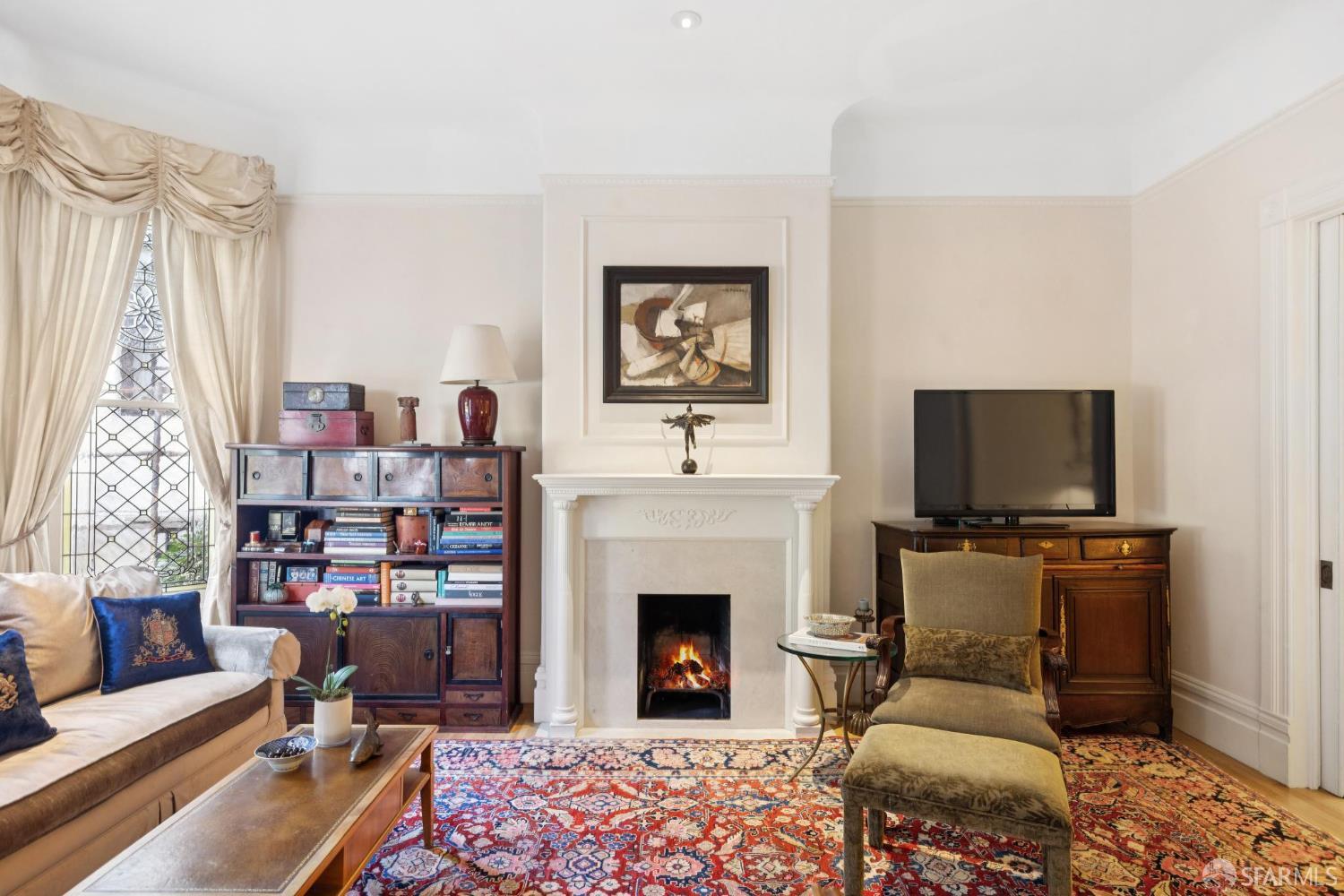 Detail Gallery Image 4 of 25 For 571 Buena Vista Ave, San Francisco,  CA 94117 - 2 Beds | 1/1 Baths