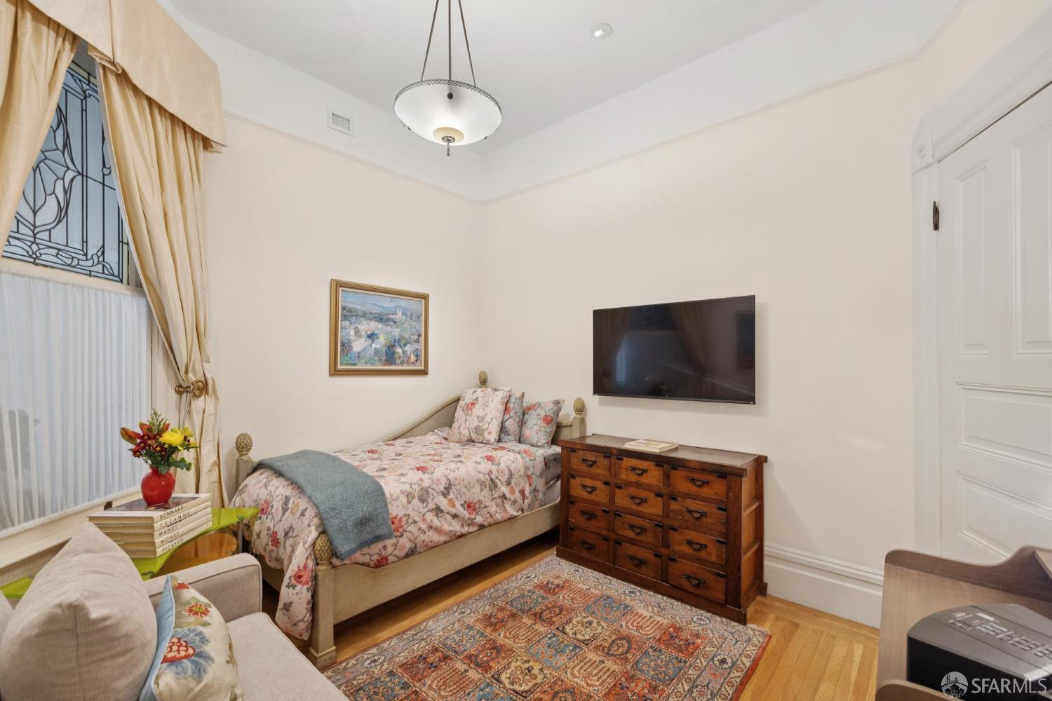 Detail Gallery Image 19 of 25 For 571 Buena Vista Ave, San Francisco,  CA 94117 - 2 Beds | 1/1 Baths