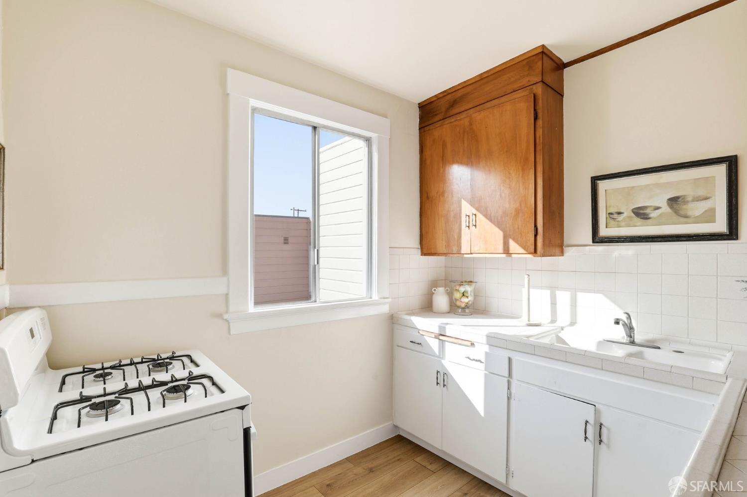 Detail Gallery Image 13 of 30 For 112 Russia Ave, San Francisco,  CA 94112 - 2 Beds | 1 Baths