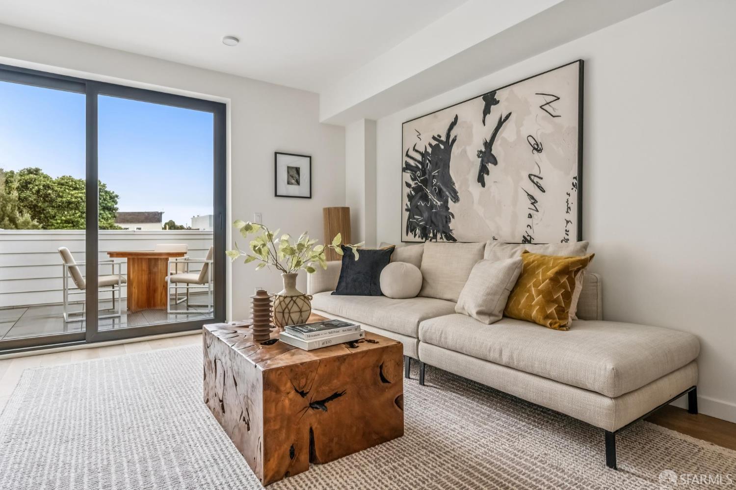 Photo #4: 425084666 Listing: Photo #4