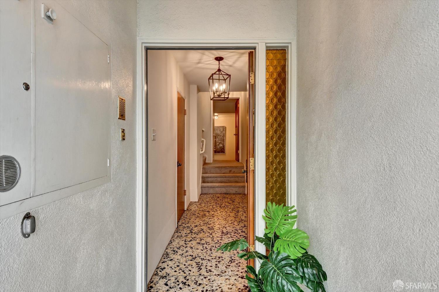 Detail Gallery Image 3 of 42 For 206 Somerset St, San Francisco,  CA 94134 - 3 Beds | 3 Baths