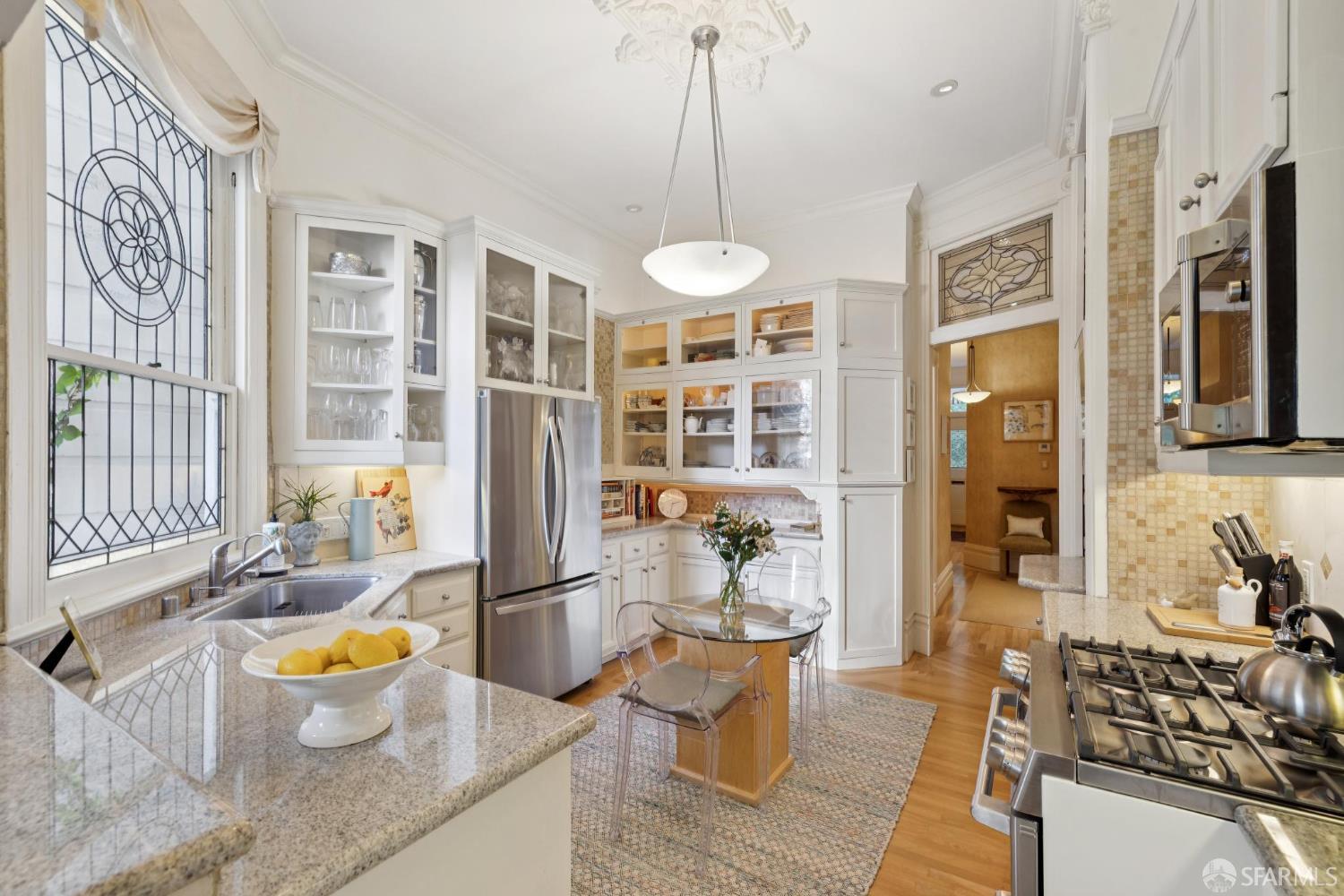 Detail Gallery Image 10 of 25 For 571 Buena Vista Ave, San Francisco,  CA 94117 - 2 Beds | 1/1 Baths