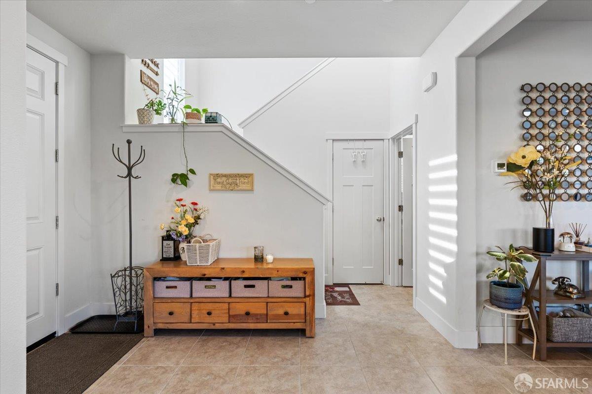 Detail Gallery Image 7 of 73 For 19102 Fallingwater Ln, –,  CA 93933 - 3 Beds | 2/1 Baths