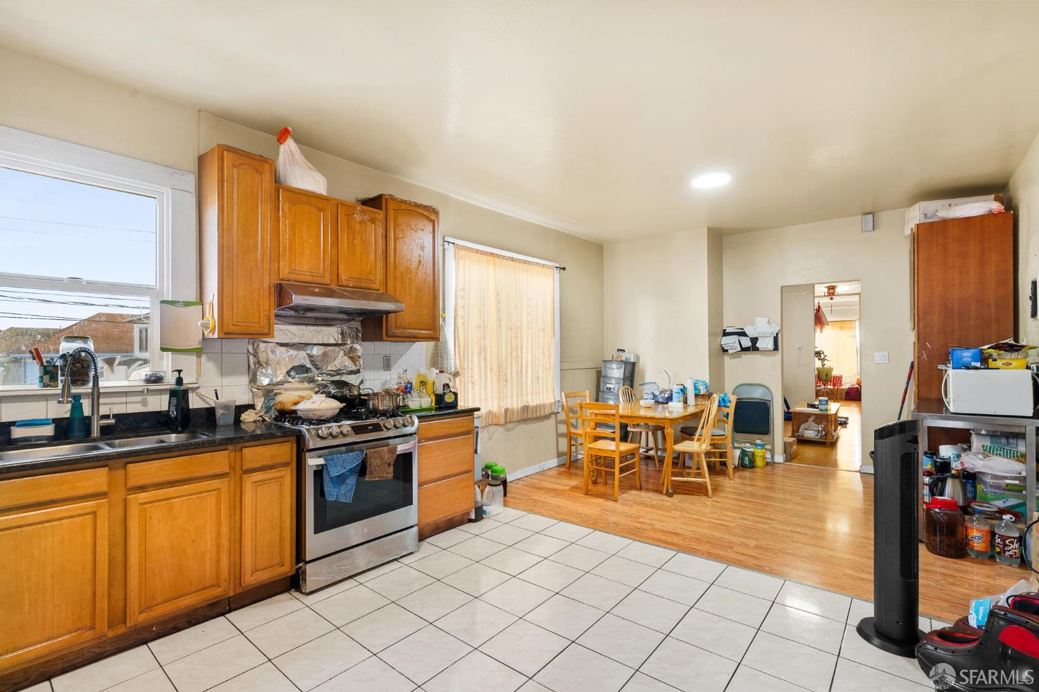 Detail Gallery Image 25 of 70 For 1748 E 15th St, Oakland,  CA 94606 - – Beds | – Baths