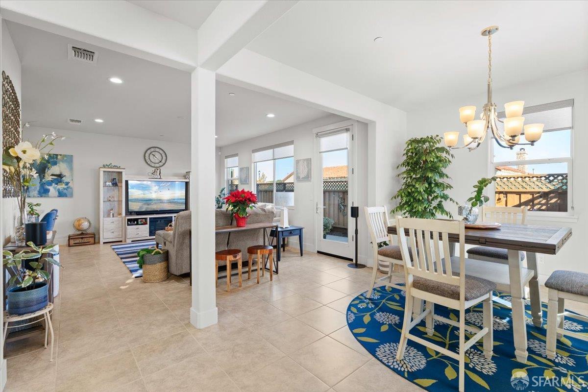 Detail Gallery Image 11 of 73 For 19102 Fallingwater Ln, –,  CA 93933 - 3 Beds | 2/1 Baths