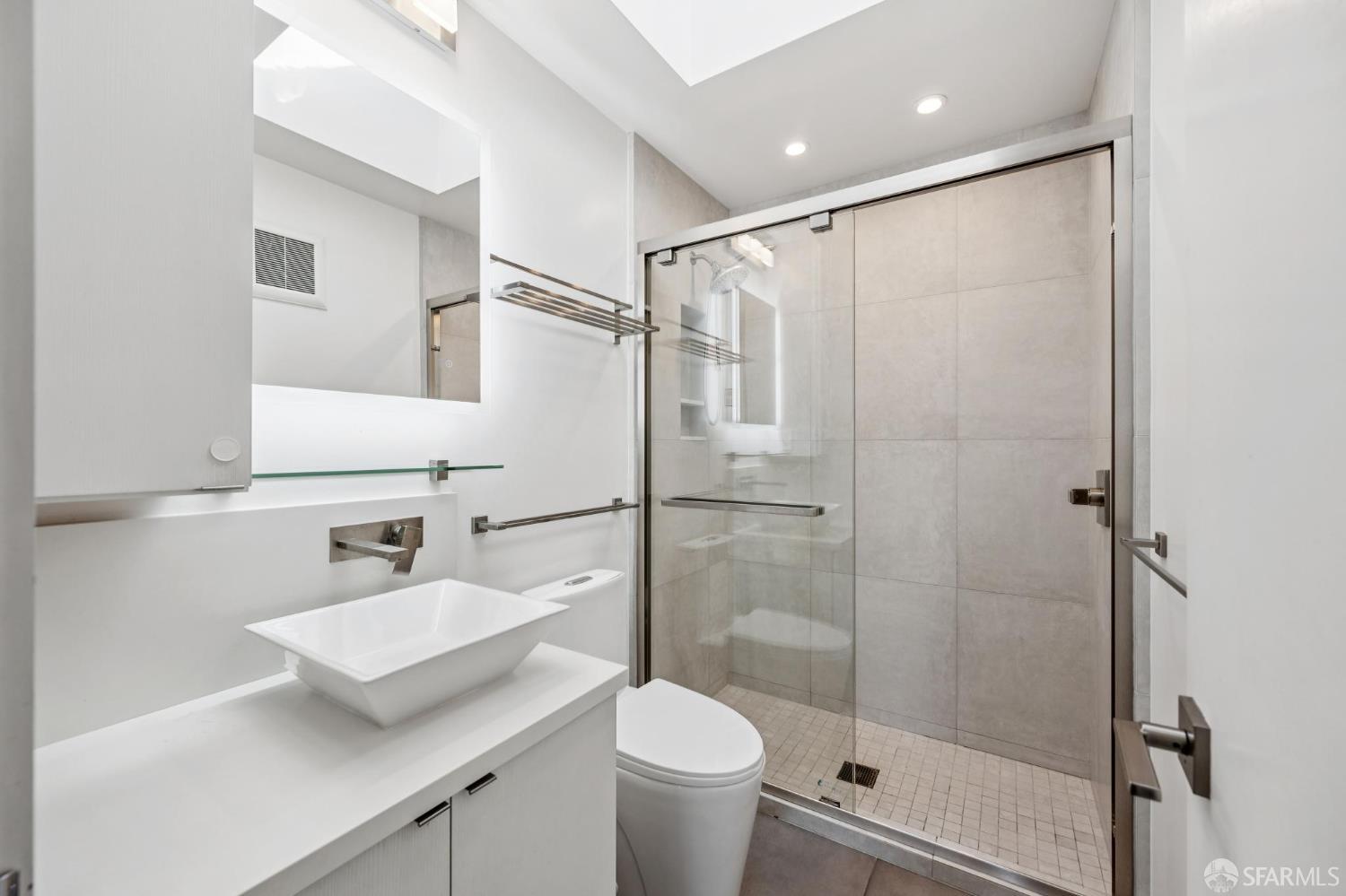 Detail Gallery Image 12 of 52 For 1831 Grant Ave #301,  San Francisco,  CA 94133 - 1 Beds | 1 Baths
