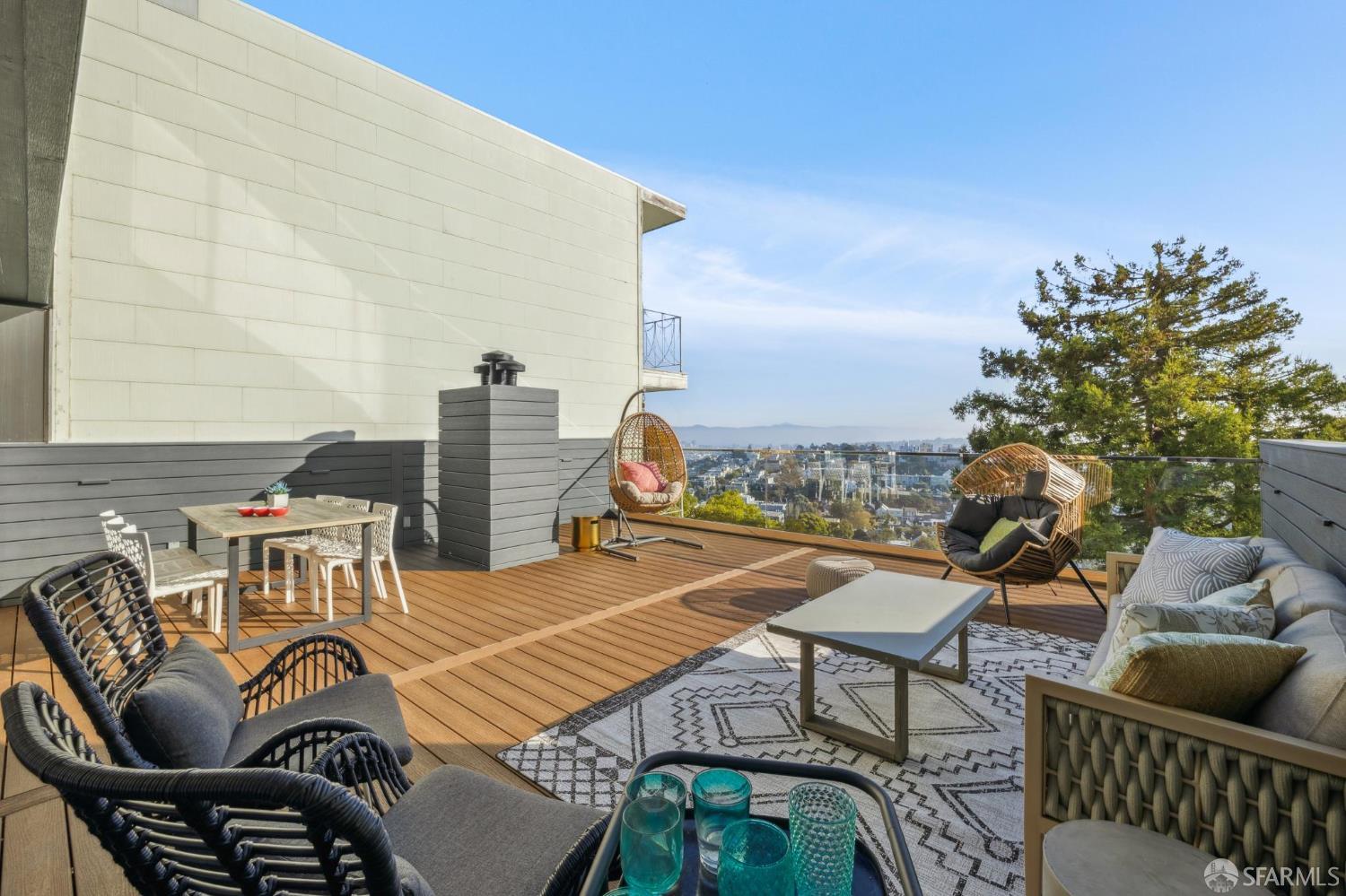 Detail Gallery Image 6 of 38 For 3711 Market St #2,  San Francisco,  CA 94131 - 2 Beds | 1 Baths