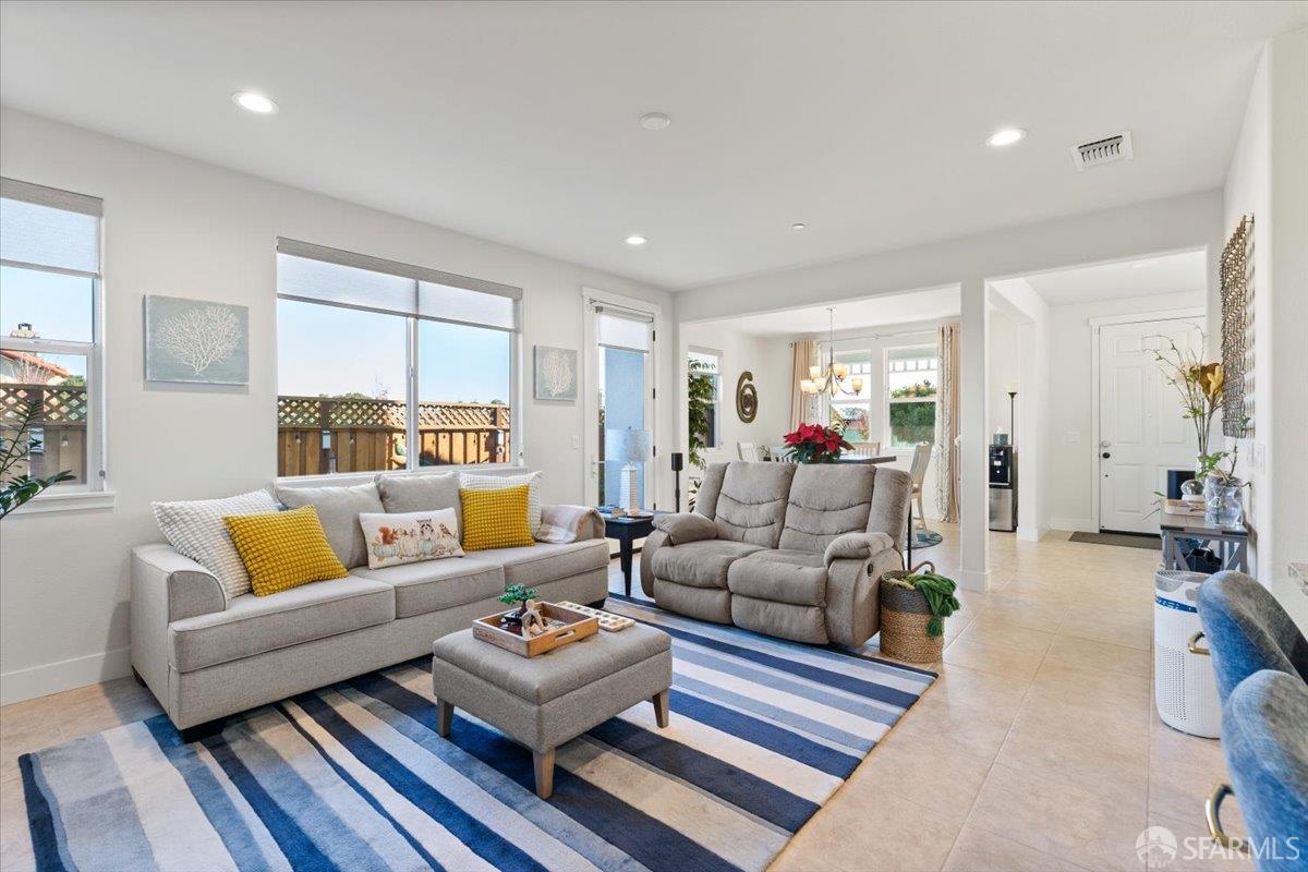 Detail Gallery Image 17 of 73 For 19102 Fallingwater Ln, –,  CA 93933 - 3 Beds | 2/1 Baths