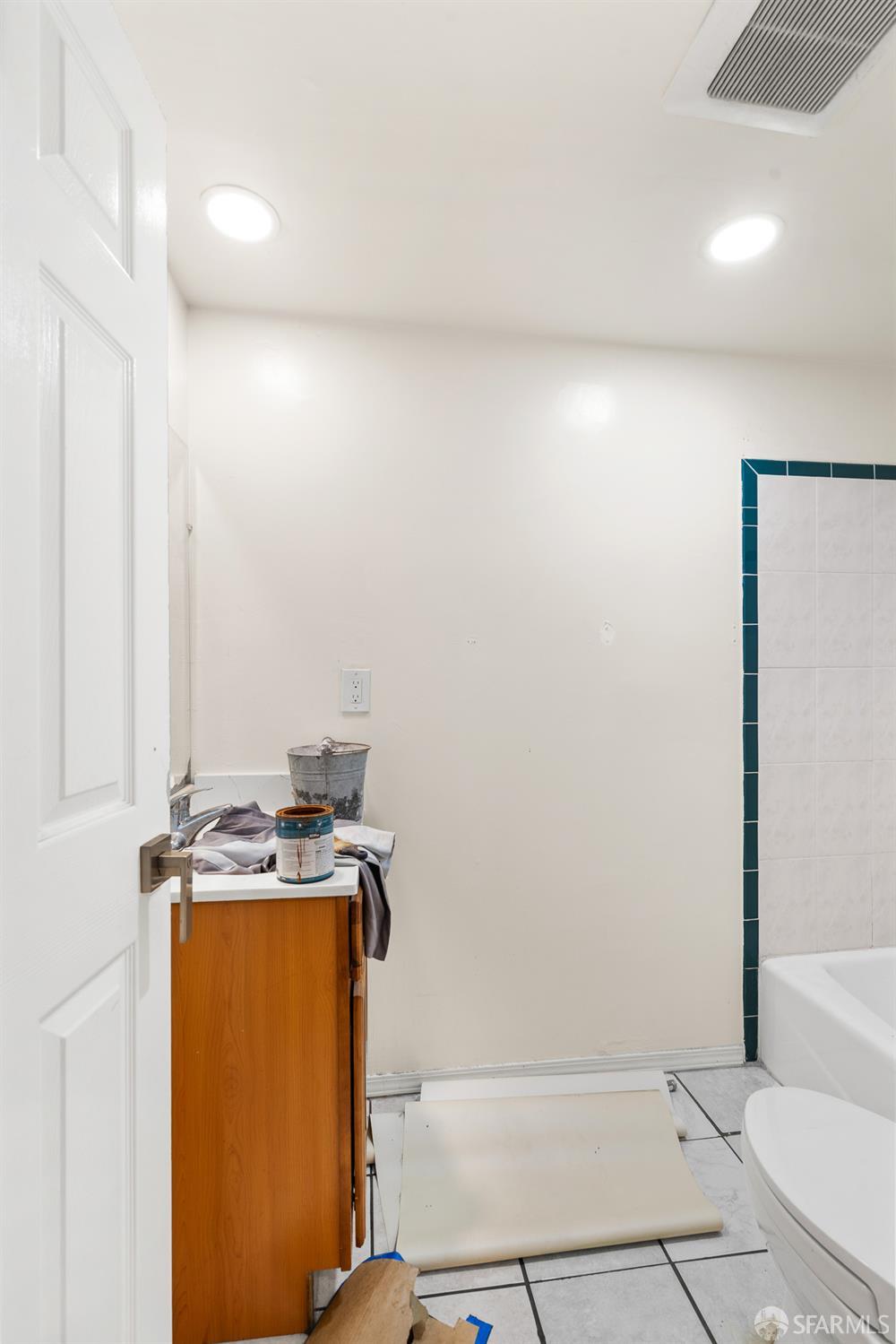 Detail Gallery Image 16 of 70 For 1748 E 15th St, Oakland,  CA 94606 - – Beds | – Baths